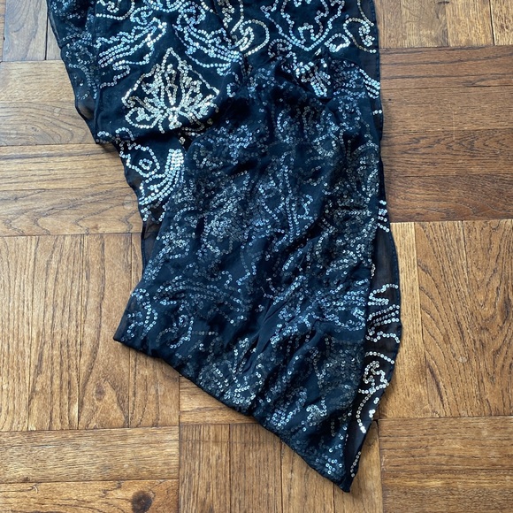 Hand sequined silk chiffon shawl. - Picture 3 of 4
